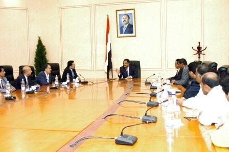 د. مجور لدى لقائه القيادة الجديدة المنتخبة للنقابة العامة للمهن التربوية والتعليمية أمس